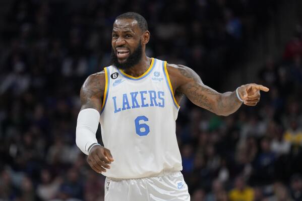 Gobert Wolves extend Lakers winless start with 111 102 win AP News